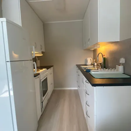Cosy Near The Sea And Nature In Kaldfjorden アパート トロムソ
